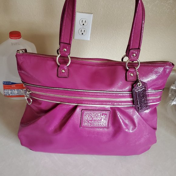 Coach Handbags - Euc Coach Poppy Rare Shoulder Bag Purse Xl